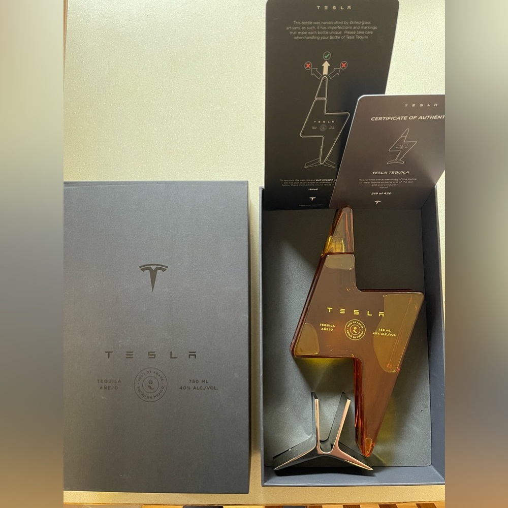 Tesla decanter - empty